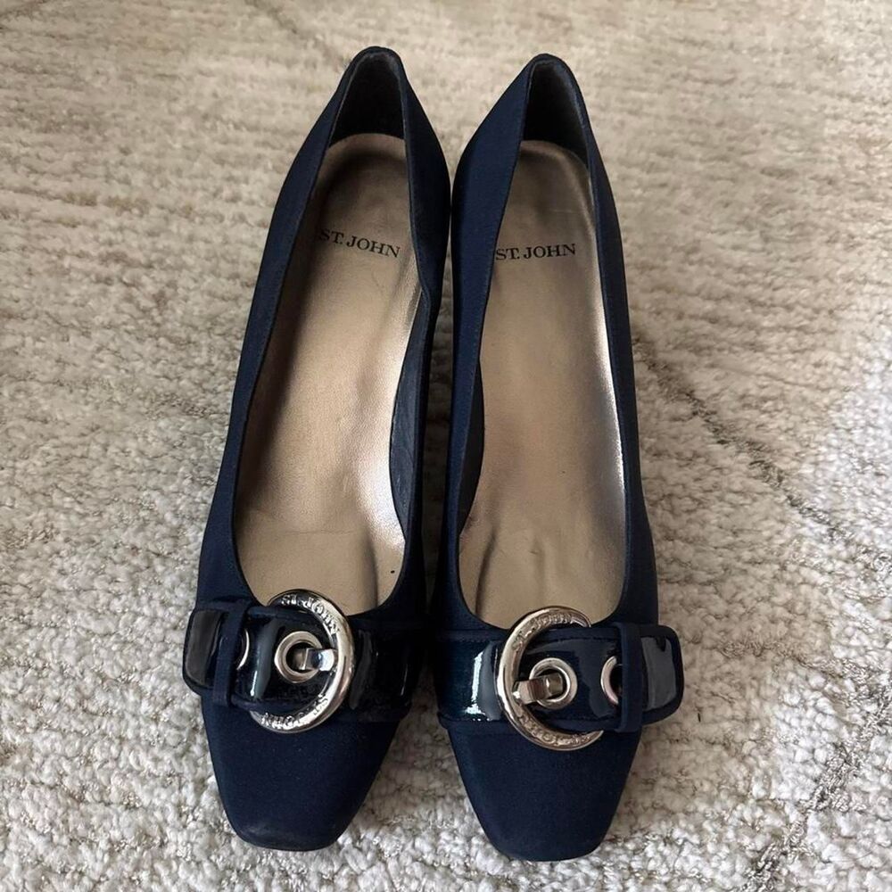 St. John Women's Navy Kitten Heels - Picture 2 of 5